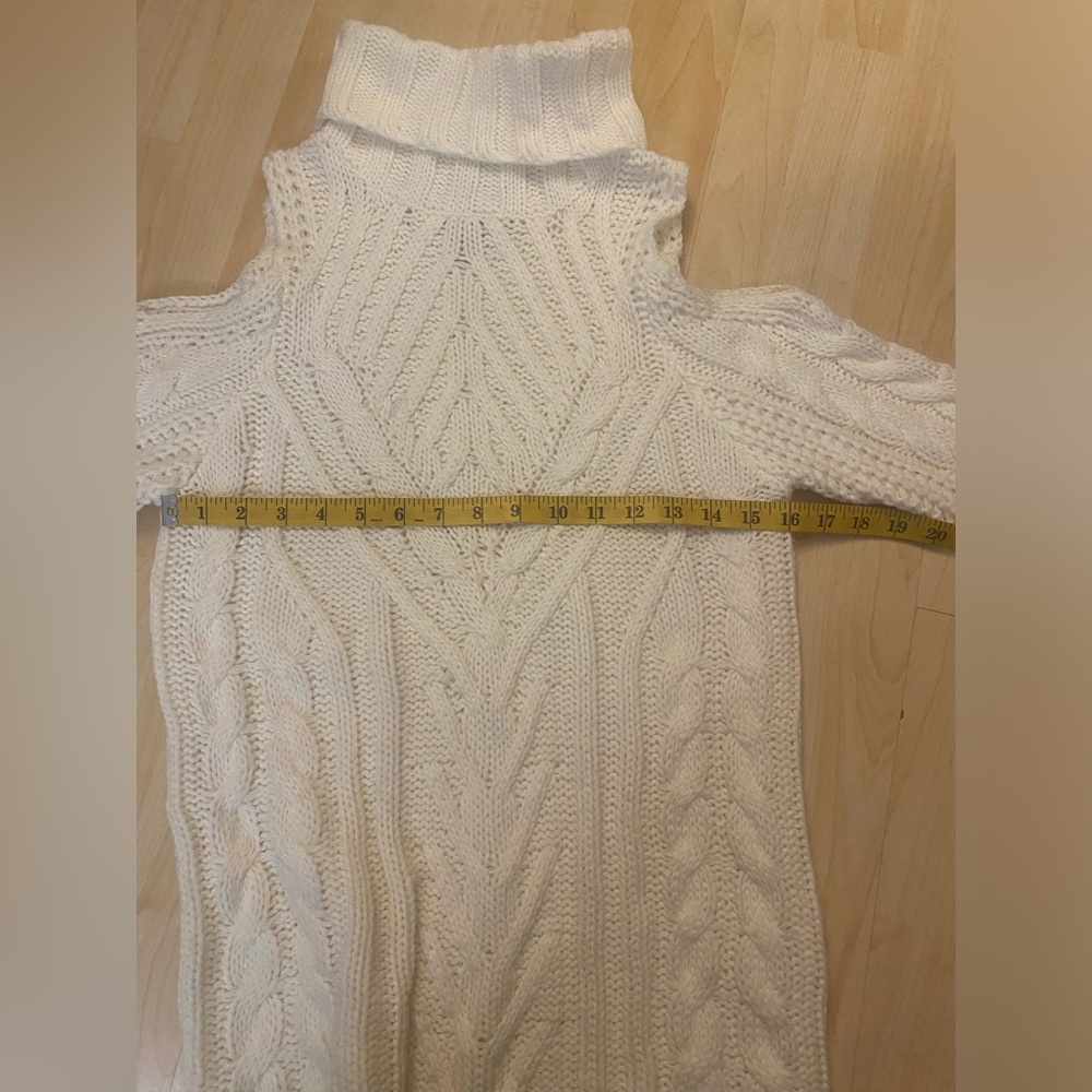 American Rag cold shoulder sweater - Picture 11 of 15